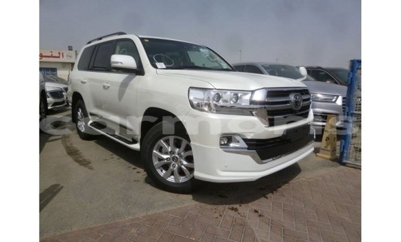 Acheter Import Voiture Toyota Land Cruiser Blanc à Import - Dubai, Îles Agalega Acheter Import Voiture Toyota Land Cruiser Blanc à Import - Dubai, Îles Agalega