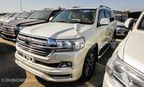 Acheter Import Voiture Toyota Land Cruiser Blanc à Import - Dubai, Îles Agalega Acheter Import Voiture Toyota Land Cruiser Blanc à Import - Dubai, Îles Agalega