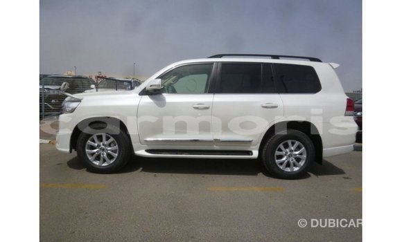 Acheter Import Voiture Toyota Land Cruiser Blanc à Import - Dubai, Îles Agalega Acheter Import Voiture Toyota Land Cruiser Blanc à Import - Dubai, Îles Agalega