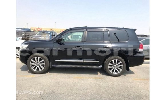 Acheter Import Voiture Toyota Land Cruiser Noir à Import - Dubai, Îles Agalega Acheter Import Voiture Toyota Land Cruiser Noir à Import - Dubai, Îles Agalega