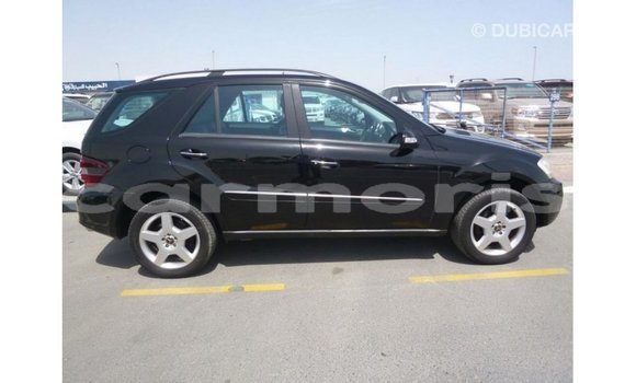 Buy Import Mercedes-Benz 190 Black Car in Import - Dubai in Agalega Islands Buy Import Mercedes-Benz 190 Black Car in Import - Dubai in Agalega Islands