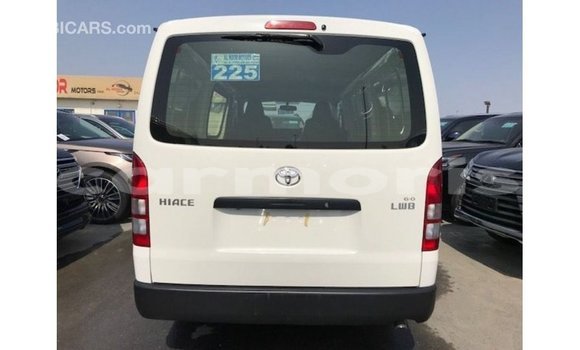 Acheter Import Voiture Toyota Hiace Blanc à Import - Dubai, Îles Agalega Acheter Import Voiture Toyota Hiace Blanc à Import - Dubai, Îles Agalega