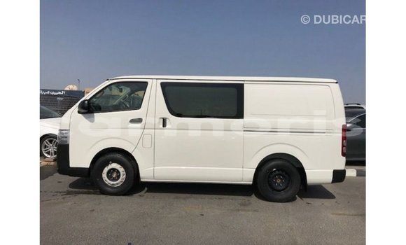 Acheter Import Voiture Toyota Hiace Blanc à Import - Dubai, Îles Agalega Acheter Import Voiture Toyota Hiace Blanc à Import - Dubai, Îles Agalega