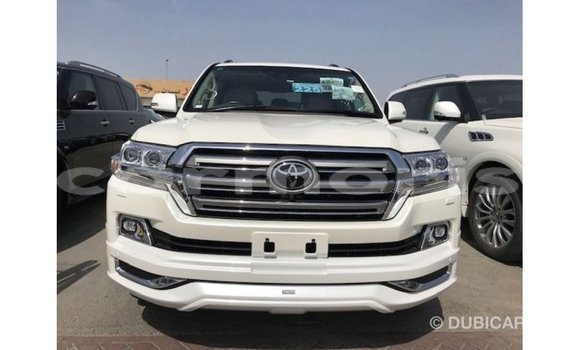 Acheter Import Voiture Toyota Land Cruiser Blanc à Import - Dubai, Îles Agalega Acheter Import Voiture Toyota Land Cruiser Blanc à Import - Dubai, Îles Agalega