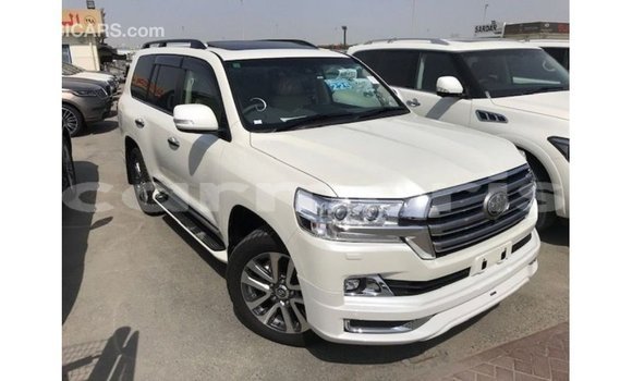 Acheter Import Voiture Toyota Land Cruiser Blanc à Import - Dubai, Îles Agalega Acheter Import Voiture Toyota Land Cruiser Blanc à Import - Dubai, Îles Agalega