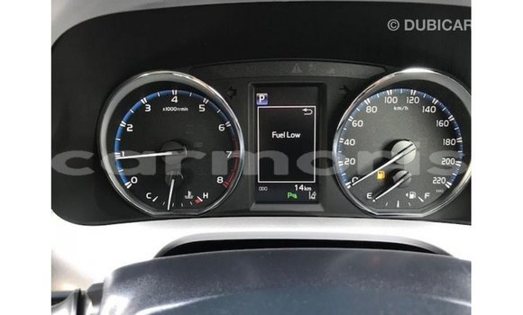 Acheter Import Utilitaire Toyota HiAce Blanc à Import - Dubai, Îles Agalega Acheter Import Utilitaire Toyota HiAce Blanc à Import - Dubai, Îles Agalega