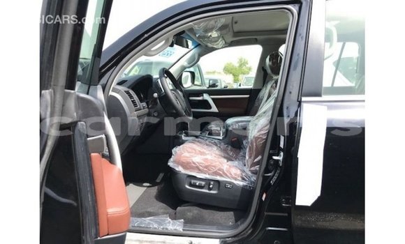 Acheter Import Voiture Toyota Land Cruiser Noir à Import - Dubai, Îles Agalega Acheter Import Voiture Toyota Land Cruiser Noir à Import - Dubai, Îles Agalega