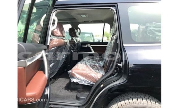 Acheter Import Voiture Toyota Land Cruiser Noir à Import - Dubai, Îles Agalega Acheter Import Voiture Toyota Land Cruiser Noir à Import - Dubai, Îles Agalega