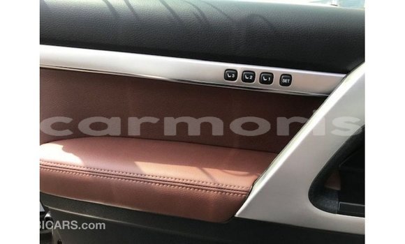 Acheter Import Voiture Toyota Land Cruiser Noir à Import - Dubai, Îles Agalega Acheter Import Voiture Toyota Land Cruiser Noir à Import - Dubai, Îles Agalega