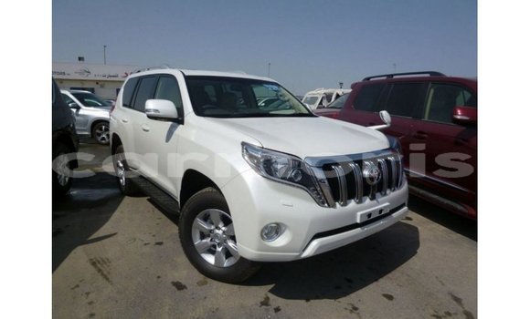 Acheter Import Voiture Toyota Prado Blanc à Import - Dubai, Îles Agalega Acheter Import Voiture Toyota Prado Blanc à Import - Dubai, Îles Agalega