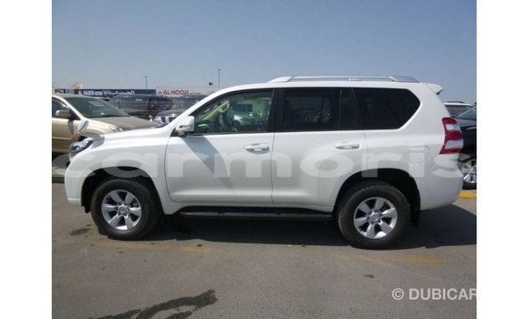Acheter Import Voiture Toyota Prado Blanc à Import - Dubai, Îles Agalega Acheter Import Voiture Toyota Prado Blanc à Import - Dubai, Îles Agalega