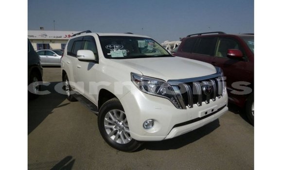 Acheter Import Voiture Toyota Prado Blanc à Import - Dubai, Îles Agalega Acheter Import Voiture Toyota Prado Blanc à Import - Dubai, Îles Agalega