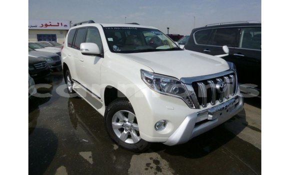 Acheter Import Voiture Toyota Prado Blanc à Import - Dubai, Îles Agalega Acheter Import Voiture Toyota Prado Blanc à Import - Dubai, Îles Agalega