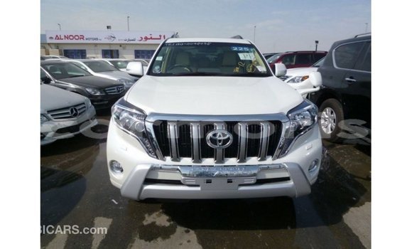 Acheter Import Voiture Toyota Prado Blanc à Import - Dubai, Îles Agalega Acheter Import Voiture Toyota Prado Blanc à Import - Dubai, Îles Agalega
