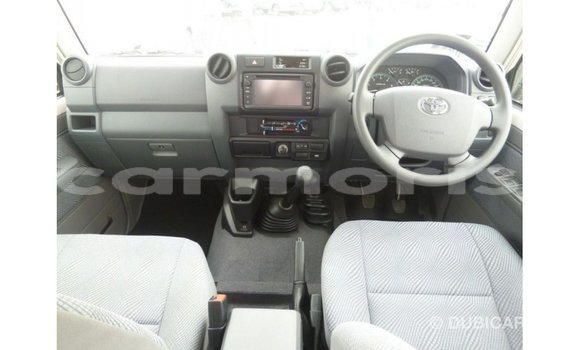 Buy Import Toyota Land Cruiser White Car in Import - Dubai in Agalega Islands Buy Import Toyota Land Cruiser White Car in Import - Dubai in Agalega Islands