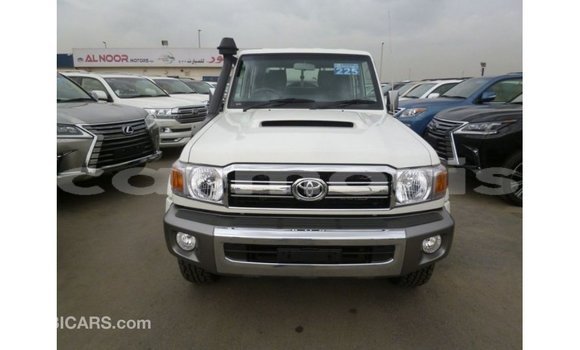 Buy Import Toyota Land Cruiser White Car in Import - Dubai in Agalega Islands Buy Import Toyota Land Cruiser White Car in Import - Dubai in Agalega Islands