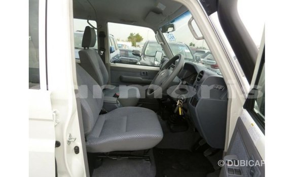 Buy Import Toyota Land Cruiser White Car in Import - Dubai in Agalega Islands Buy Import Toyota Land Cruiser White Car in Import - Dubai in Agalega Islands