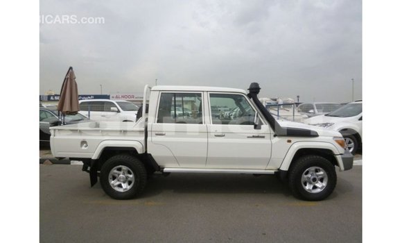 Buy Import Toyota Land Cruiser White Car in Import - Dubai in Agalega Islands Buy Import Toyota Land Cruiser White Car in Import - Dubai in Agalega Islands