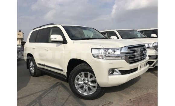 Acheter Import Voiture Toyota Land Cruiser Blanc à Import - Dubai, Îles Agalega Acheter Import Voiture Toyota Land Cruiser Blanc à Import - Dubai, Îles Agalega