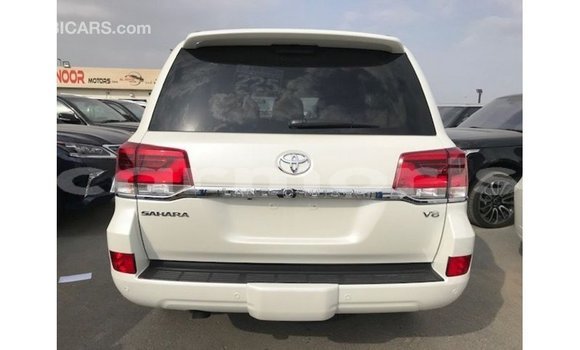 Acheter Import Voiture Toyota Land Cruiser Blanc à Import - Dubai, Îles Agalega Acheter Import Voiture Toyota Land Cruiser Blanc à Import - Dubai, Îles Agalega