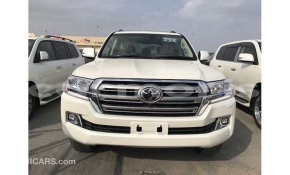 Acheter Import Voiture Toyota Land Cruiser Blanc à Import - Dubai, Îles Agalega Acheter Import Voiture Toyota Land Cruiser Blanc à Import - Dubai, Îles Agalega