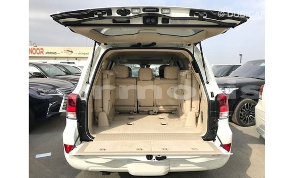 Acheter Import Voiture Toyota Land Cruiser Blanc à Import - Dubai, Îles Agalega Acheter Import Voiture Toyota Land Cruiser Blanc à Import - Dubai, Îles Agalega