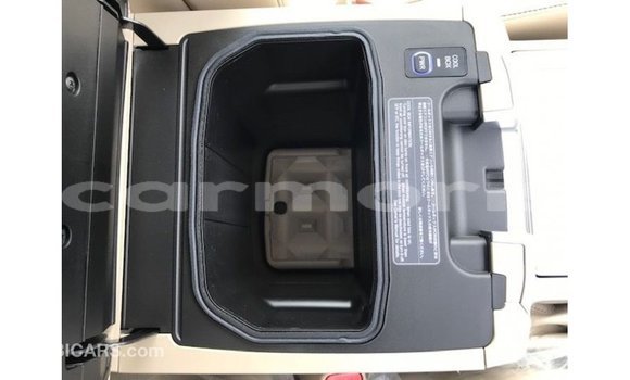Acheter Import Voiture Toyota Land Cruiser Blanc à Import - Dubai, Îles Agalega Acheter Import Voiture Toyota Land Cruiser Blanc à Import - Dubai, Îles Agalega