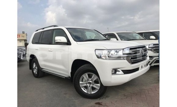 Acheter Import Voiture Toyota Land Cruiser Blanc à Import - Dubai, Îles Agalega Acheter Import Voiture Toyota Land Cruiser Blanc à Import - Dubai, Îles Agalega