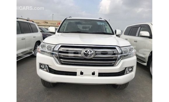 Acheter Import Voiture Toyota Land Cruiser Blanc à Import - Dubai, Îles Agalega Acheter Import Voiture Toyota Land Cruiser Blanc à Import - Dubai, Îles Agalega