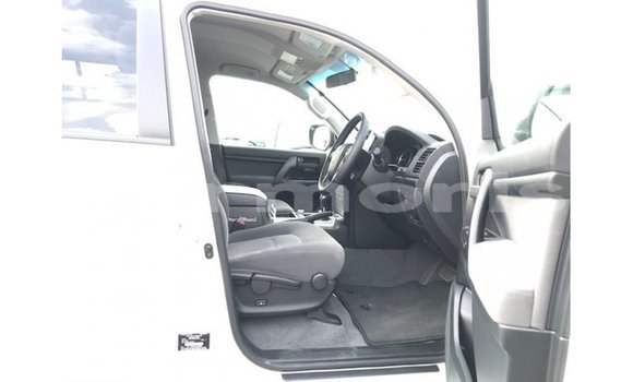 Acheter Import Voiture Toyota Land Cruiser Blanc à Import - Dubai, Îles Agalega Acheter Import Voiture Toyota Land Cruiser Blanc à Import - Dubai, Îles Agalega