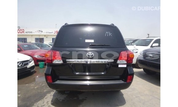 Acheter Import Voiture Toyota Land Cruiser Noir à Import - Dubai, Îles Agalega Acheter Import Voiture Toyota Land Cruiser Noir à Import - Dubai, Îles Agalega