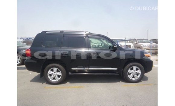 Acheter Import Voiture Toyota Land Cruiser Noir à Import - Dubai, Îles Agalega Acheter Import Voiture Toyota Land Cruiser Noir à Import - Dubai, Îles Agalega