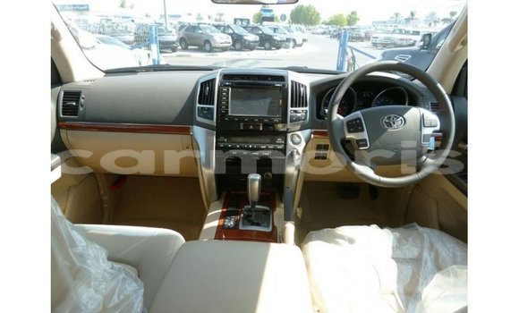Acheter Import Voiture Toyota Land Cruiser Blanc à Import - Dubai, Îles Agalega Acheter Import Voiture Toyota Land Cruiser Blanc à Import - Dubai, Îles Agalega