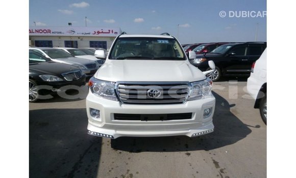 Acheter Import Voiture Toyota Land Cruiser Blanc à Import - Dubai, Îles Agalega Acheter Import Voiture Toyota Land Cruiser Blanc à Import - Dubai, Îles Agalega