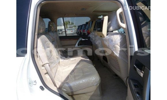 Acheter Import Voiture Toyota Land Cruiser Blanc à Import - Dubai, Îles Agalega Acheter Import Voiture Toyota Land Cruiser Blanc à Import - Dubai, Îles Agalega