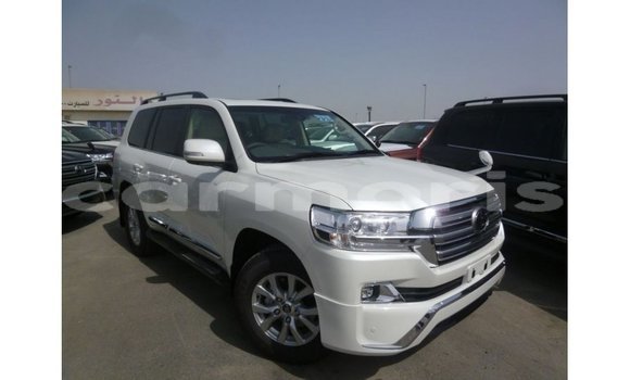 Acheter Import Voiture Toyota Land Cruiser Blanc à Import - Dubai, Îles Agalega Acheter Import Voiture Toyota Land Cruiser Blanc à Import - Dubai, Îles Agalega
