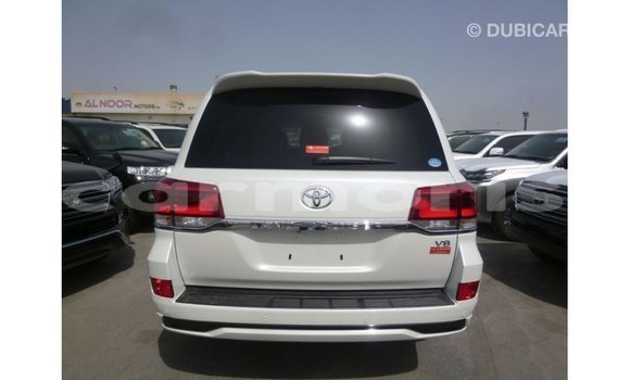 Acheter Import Voiture Toyota Land Cruiser Blanc à Import - Dubai, Îles Agalega Acheter Import Voiture Toyota Land Cruiser Blanc à Import - Dubai, Îles Agalega