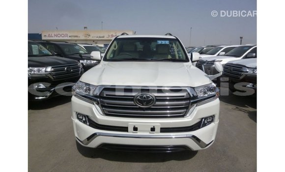 Acheter Import Voiture Toyota Land Cruiser Blanc à Import - Dubai, Îles Agalega Acheter Import Voiture Toyota Land Cruiser Blanc à Import - Dubai, Îles Agalega