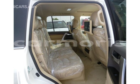 Acheter Import Voiture Toyota Land Cruiser Blanc à Import - Dubai, Îles Agalega Acheter Import Voiture Toyota Land Cruiser Blanc à Import - Dubai, Îles Agalega