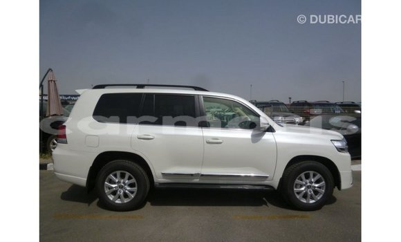 Acheter Import Voiture Toyota Land Cruiser Blanc à Import - Dubai, Îles Agalega Acheter Import Voiture Toyota Land Cruiser Blanc à Import - Dubai, Îles Agalega