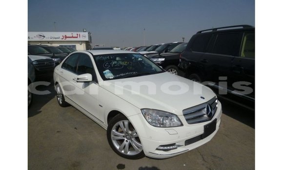 Acheter Import Voiture Mercedes-Benz 200 Blanc à Import - Dubai, Îles Agalega Acheter Import Voiture Mercedes-Benz 200 Blanc à Import - Dubai, Îles Agalega
