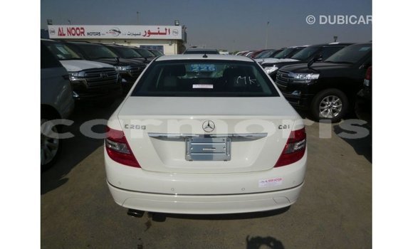 Acheter Import Voiture Mercedes-Benz 200 Blanc à Import - Dubai, Îles Agalega Acheter Import Voiture Mercedes-Benz 200 Blanc à Import - Dubai, Îles Agalega