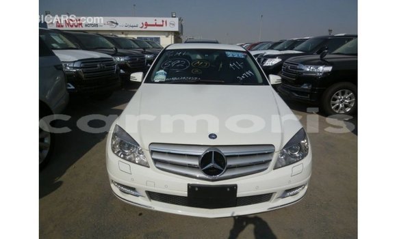 Acheter Import Voiture Mercedes-Benz 200 Blanc à Import - Dubai, Îles Agalega Acheter Import Voiture Mercedes-Benz 200 Blanc à Import - Dubai, Îles Agalega