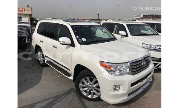 Buy Import Toyota Land Cruiser White Car in Import - Dubai in Agalega Islands Buy Import Toyota Land Cruiser White Car in Import - Dubai in Agalega Islands