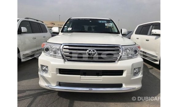 Buy Import Toyota Land Cruiser White Car in Import - Dubai in Agalega Islands Buy Import Toyota Land Cruiser White Car in Import - Dubai in Agalega Islands