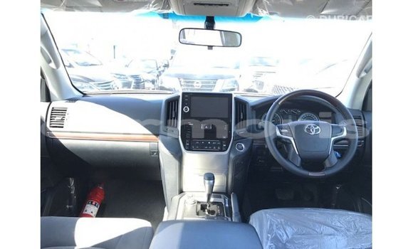 Acheter Import Voiture Toyota Land Cruiser Blanc à Import - Dubai, Îles Agalega Acheter Import Voiture Toyota Land Cruiser Blanc à Import - Dubai, Îles Agalega