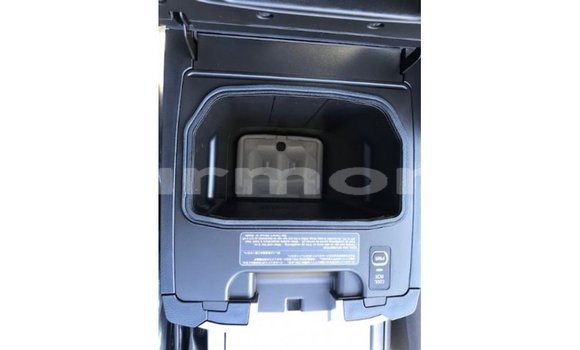 Acheter Import Voiture Toyota Land Cruiser Blanc à Import - Dubai, Îles Agalega Acheter Import Voiture Toyota Land Cruiser Blanc à Import - Dubai, Îles Agalega