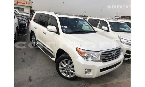 Acheter Import Voiture Toyota Land Cruiser Blanc à Import - Dubai, Îles Agalega Acheter Import Voiture Toyota Land Cruiser Blanc à Import - Dubai, Îles Agalega