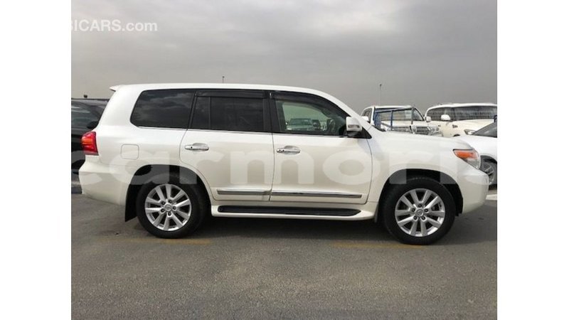 Big with watermark toyota land cruiser agalega islands import dubai 3764
