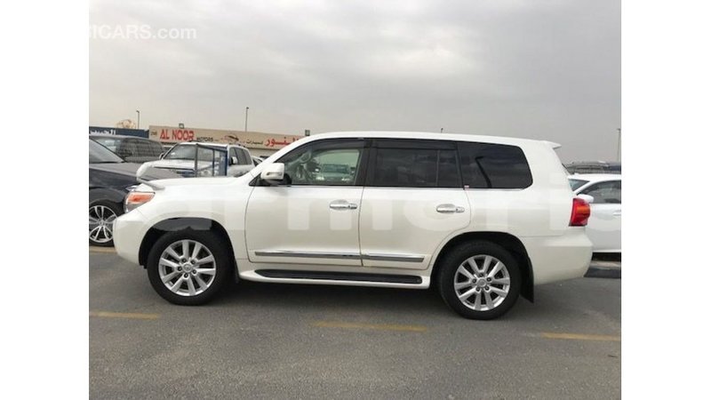 Big with watermark toyota land cruiser agalega islands import dubai 3764